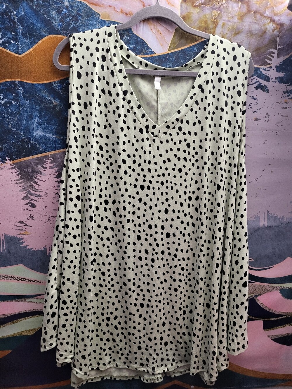 NWOT Polka Dot V-Neck Sleeveless Top